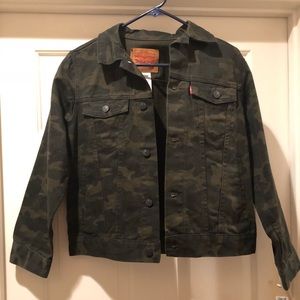 levi's camo jean jacket